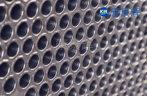 管式换热器的结构是由管束、管板和外壳三部分组成